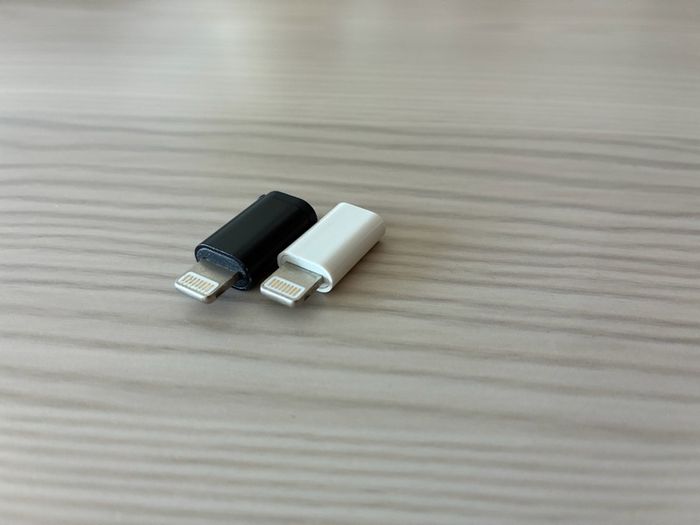 2PCS - 2x Micro USB (Female) to Lightning (Male)