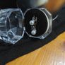 stud earrings Image 3