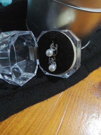 stud earrings