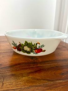 Vintage JAJ Pyrex casserole dish