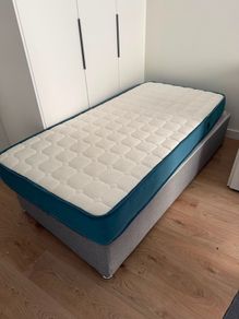 Single bed with mattress