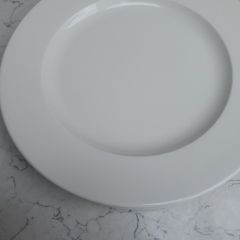 Set of 4 Creme Vitrified Fine China Plates