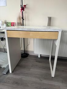 Computer desk