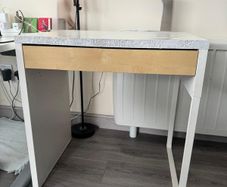 Computer desk