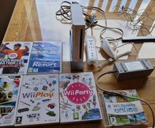 Nintendi Wii with games