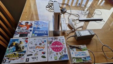 Nintendi Wii with games