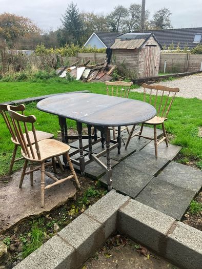 table and chairs