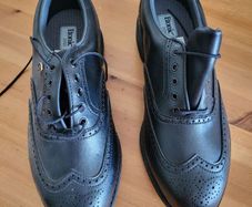 Golf shoes