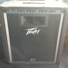 Peavey KB300 full range amp