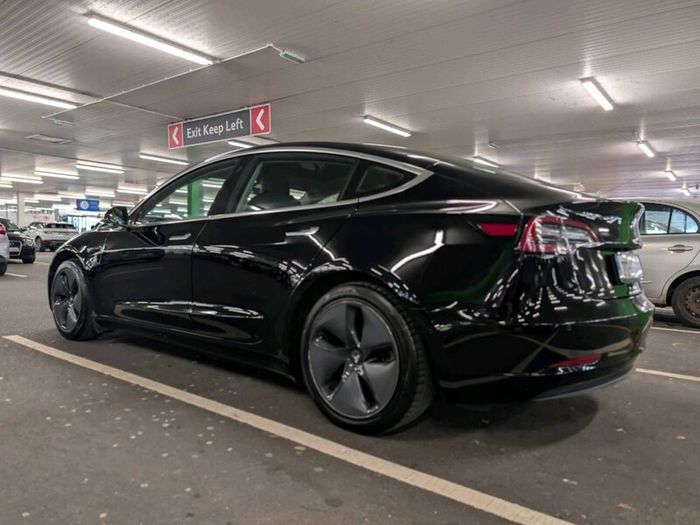Tesla Model 3 RWD (2 year Tesla Warranty)