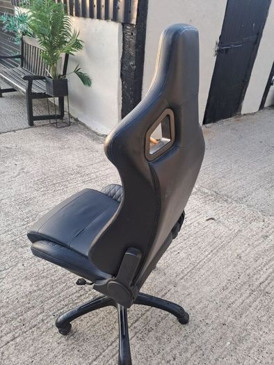 gaming chair