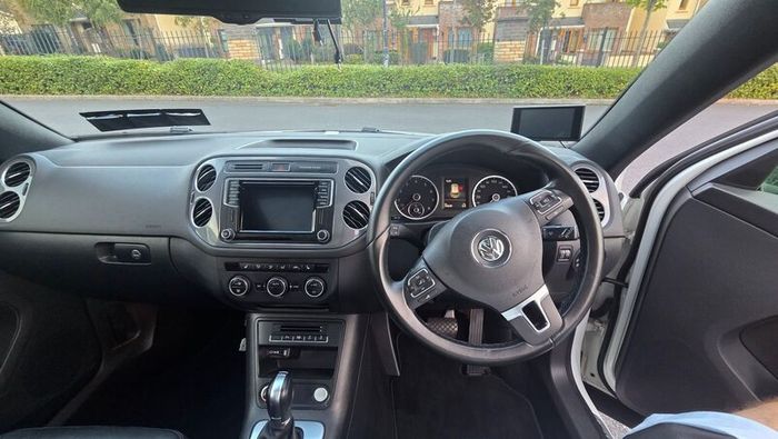 2016 VW Tiguan R-Line 1.4 TSI Auto | Only 54K KM