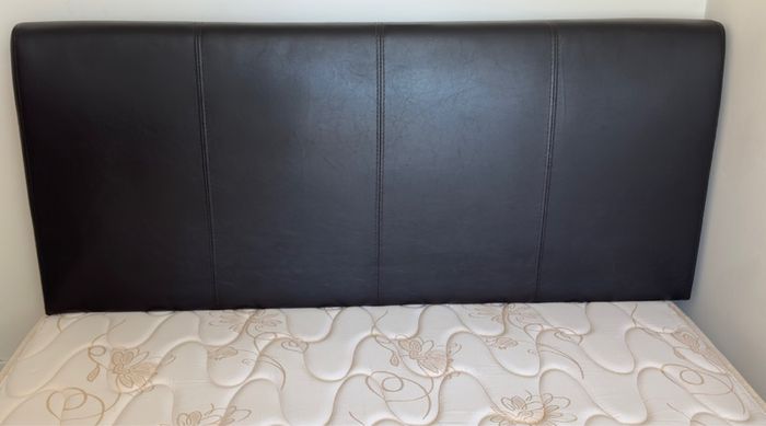 Double bed 4 ft 6 in
