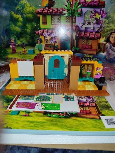 Lego House Disney Encanto The Madrigal House 43202 Complete