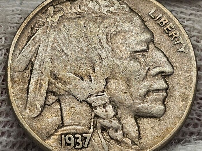 USA United States 1937 D Indian Head Buffalo Nickel 5 Cents
