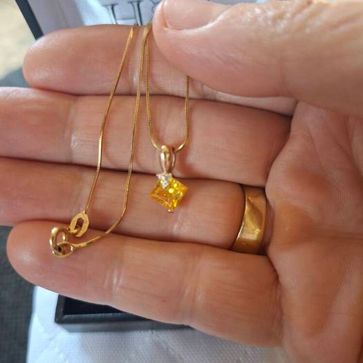 10 ct Gold Pendant with Natural Topaz and Diamonds