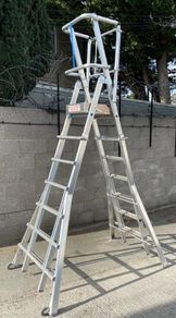 2 aluminium  podium ladders