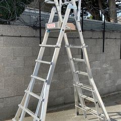 2 aluminium  podium ladders