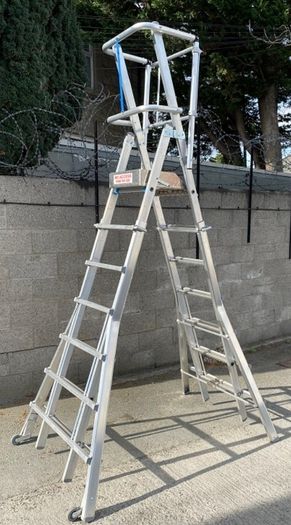 2 aluminium  podium ladders