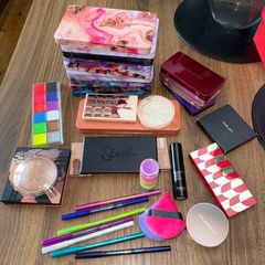 Eyeshadow Palettes & Makeup Bundle
