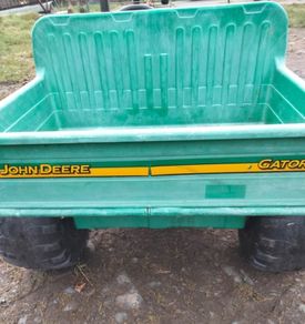 John Deere Gator