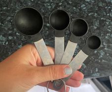 Measuring spoons