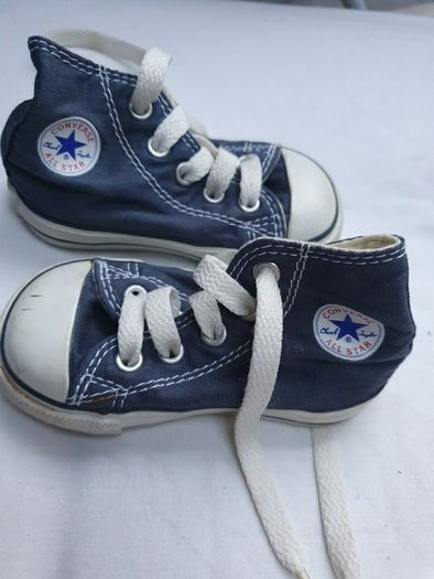 Converse Junior Size 4