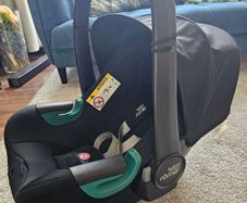 Britax romer i-size car seat with isofix