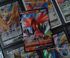 Galarian Zapdos V ! Ultra Rare ! from Chilling Reign Set ! 2021 ! Pokemon Card !