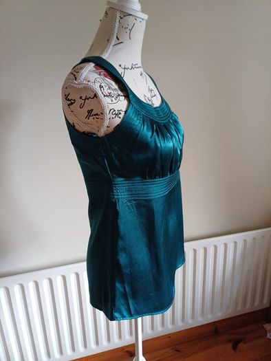BNWT Size 8 Teal Satin Top