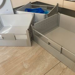 Kitchen pull-out drawer inserts - grey