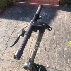 scooter pure air 3, like new condition, spare parts and pump included