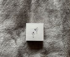 AirPods (4th gen)