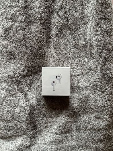 AirPods (4th gen)
