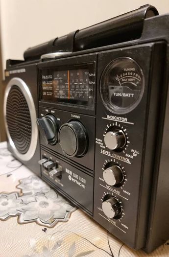 Multi Band Radio Working Hitachi KH-1170E, sale as parts, need service, working.