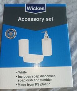 x4 Bundle - Brand New Wickes Accessory Set - Soap Dispenser, Soap Dish, Tumbler - Colour - White - RRP - 12.99 & Brand New Croydex White Adjustable Riser Rail With Fixtures To Hold A Shower Set