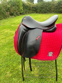 17, Alan Ward Medium Dressage Saddle
