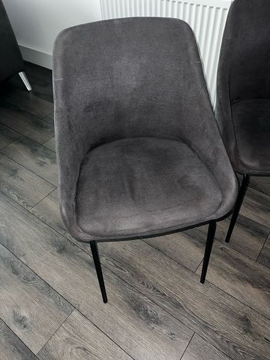 4 Chairs
