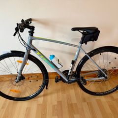 Trek FX 2 Disc Hybrid Bike. Excellent Condition