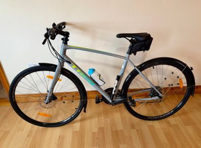 Trek FX 2 Disc Hybrid Bike. Excellent Condition