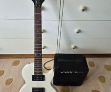 Epiphone Electric Guitar and Je2t Amp