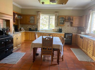 Large Solid Oak Kitchen