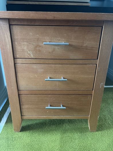 Chest of drawers