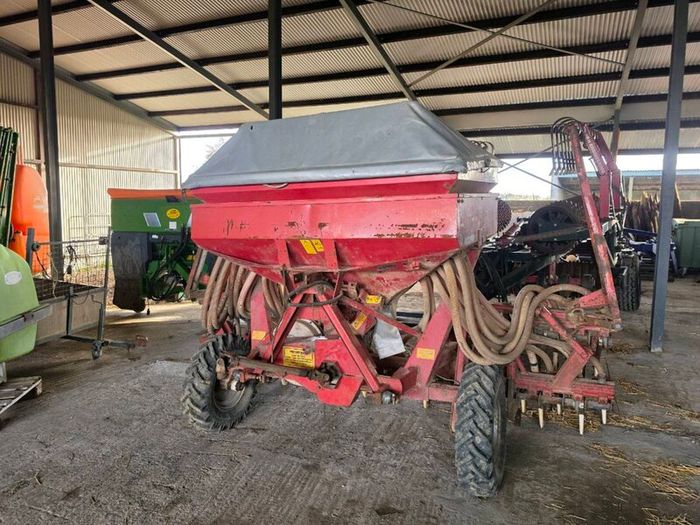 Accord DL 4m seed drill