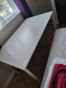 Vihals dining table