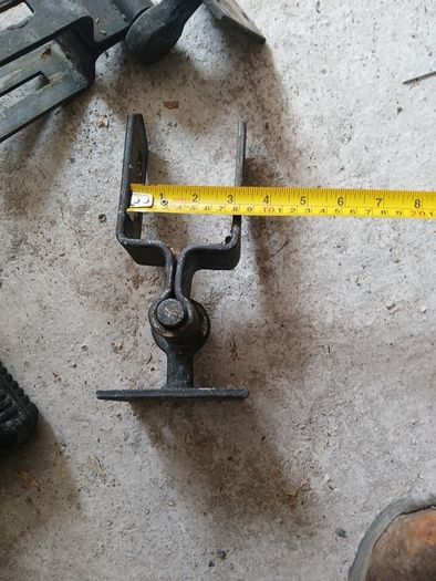 timber gate hangers