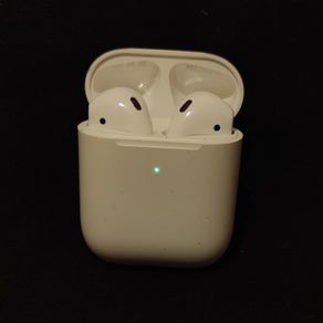 Air Pods Gen 2. with Case