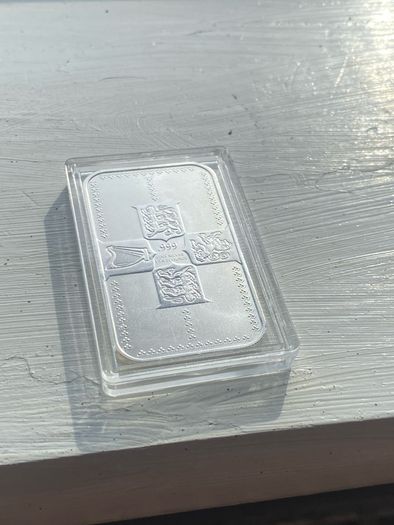 1 oz .999 silver royal gothic  bar
