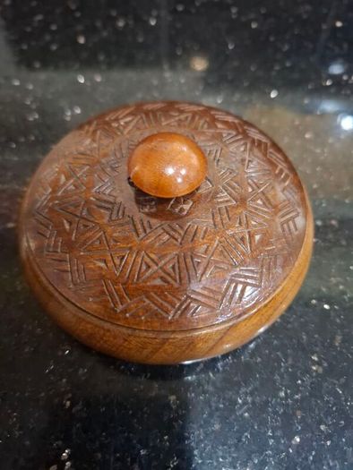 3 Small Wooden bowls, gobble and trinket box