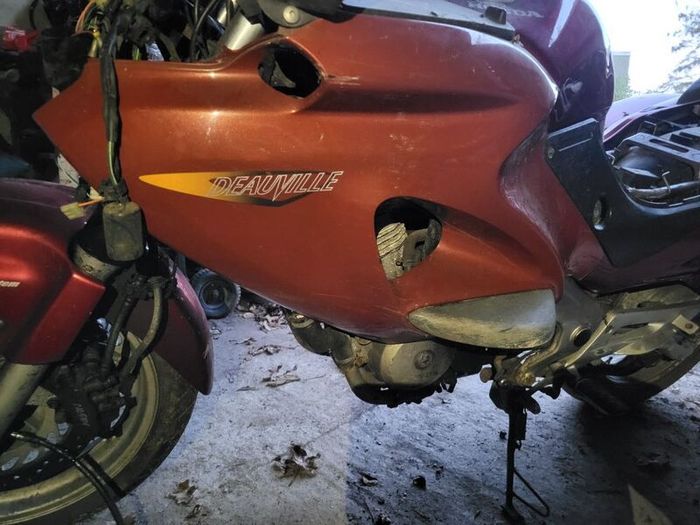 Honda  deauville 650